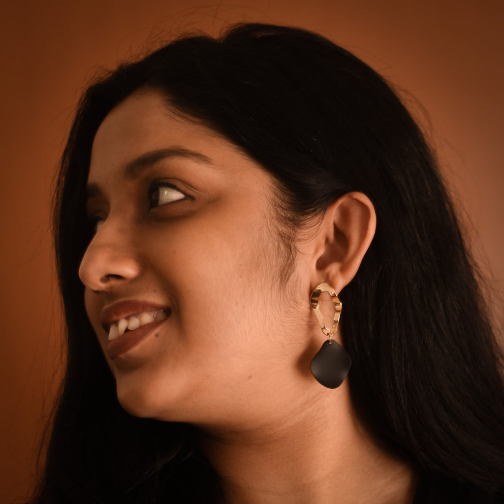 Sophie Black Drop Earrings