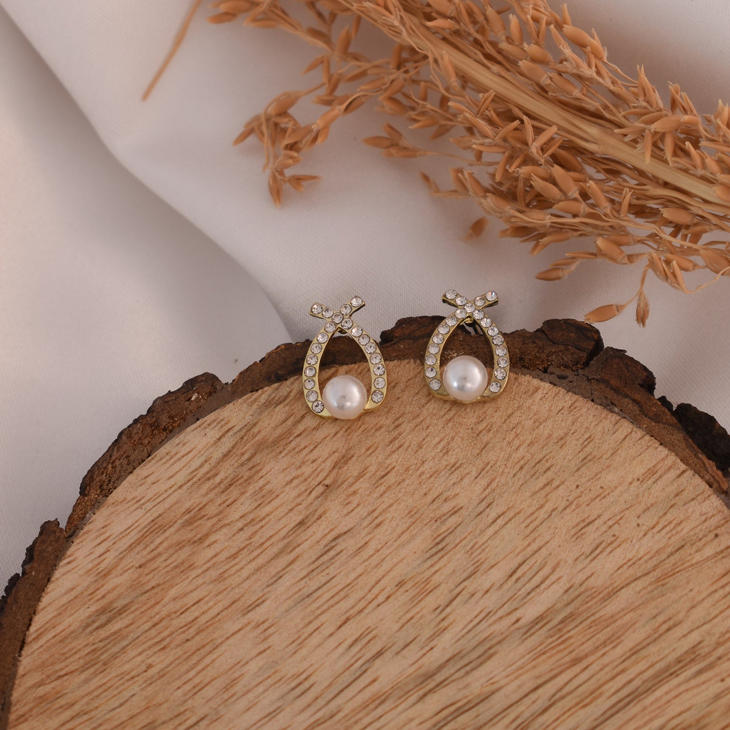 Eliza Pearl Loop Stud Earrings
