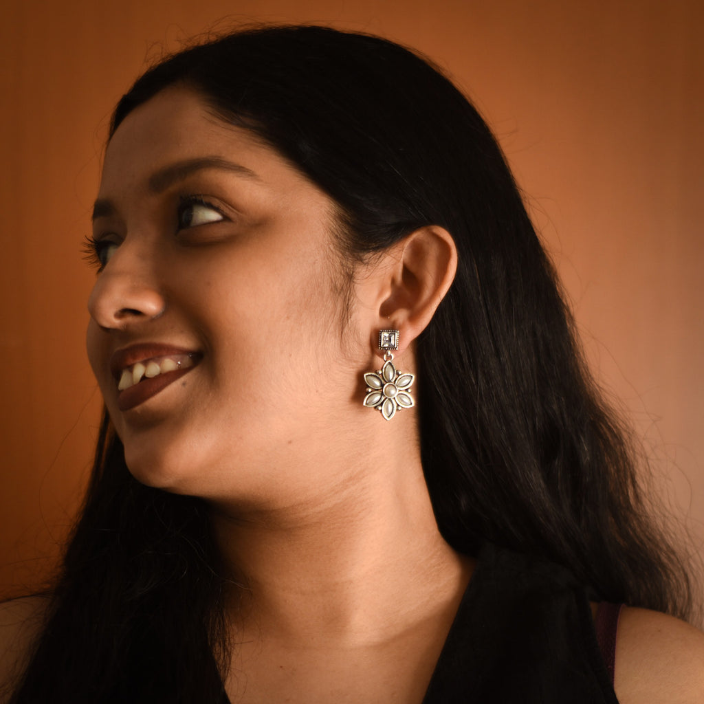 Pallavi Ivory Oxidised Earrings