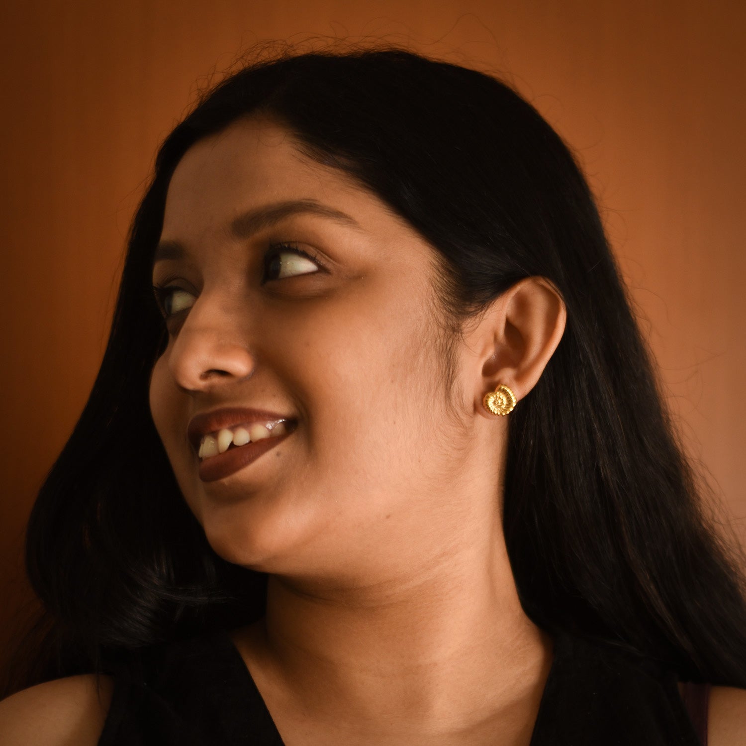 Lucy Twist Gold Stud Earrings