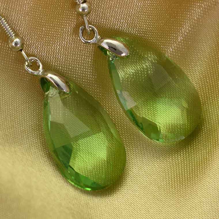 Elara Light Green Drop Earrings