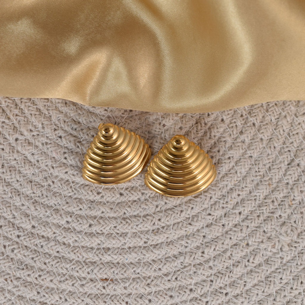 Rue Golden Shell Stud Earrings