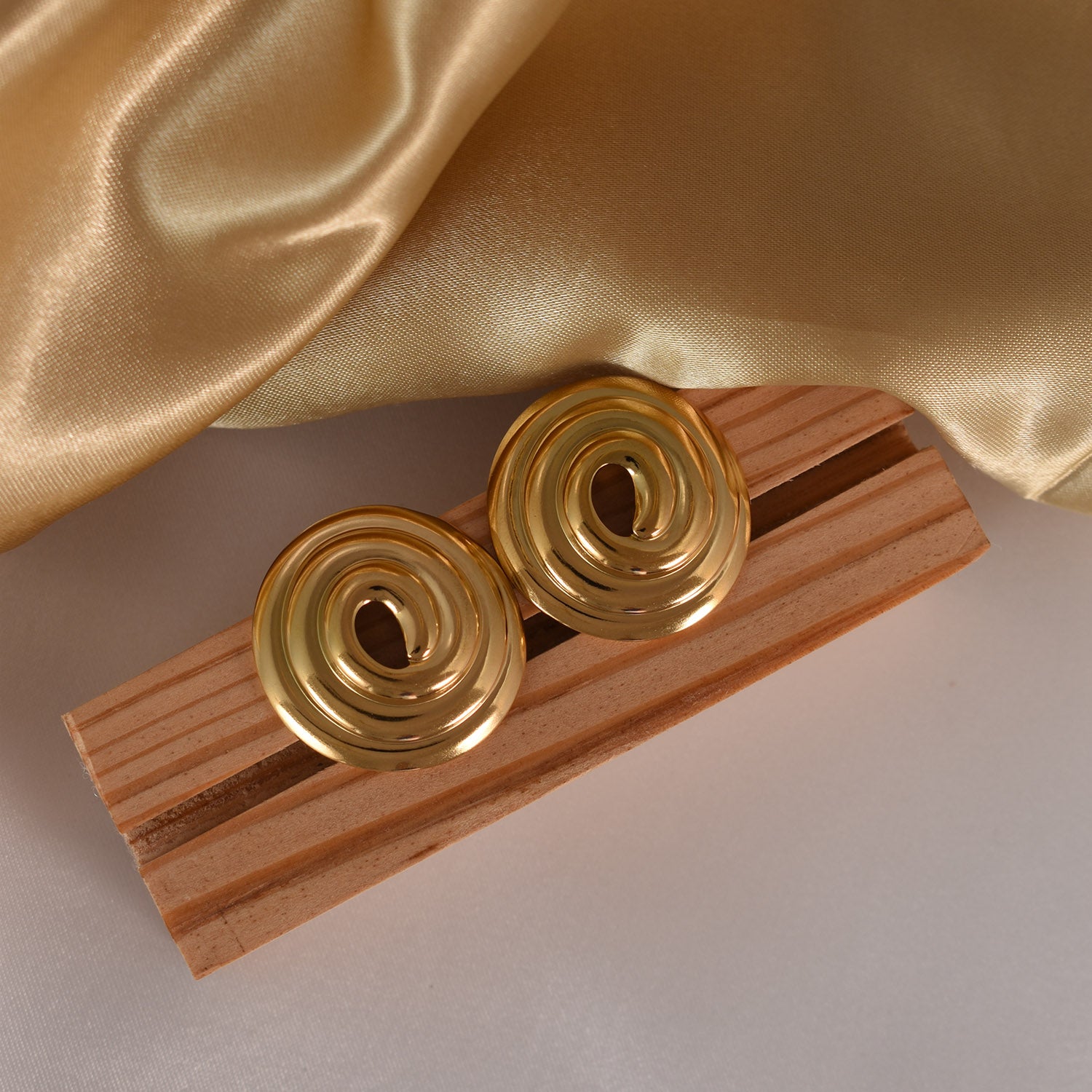 Dia Golden Spiral Stud Earrings
