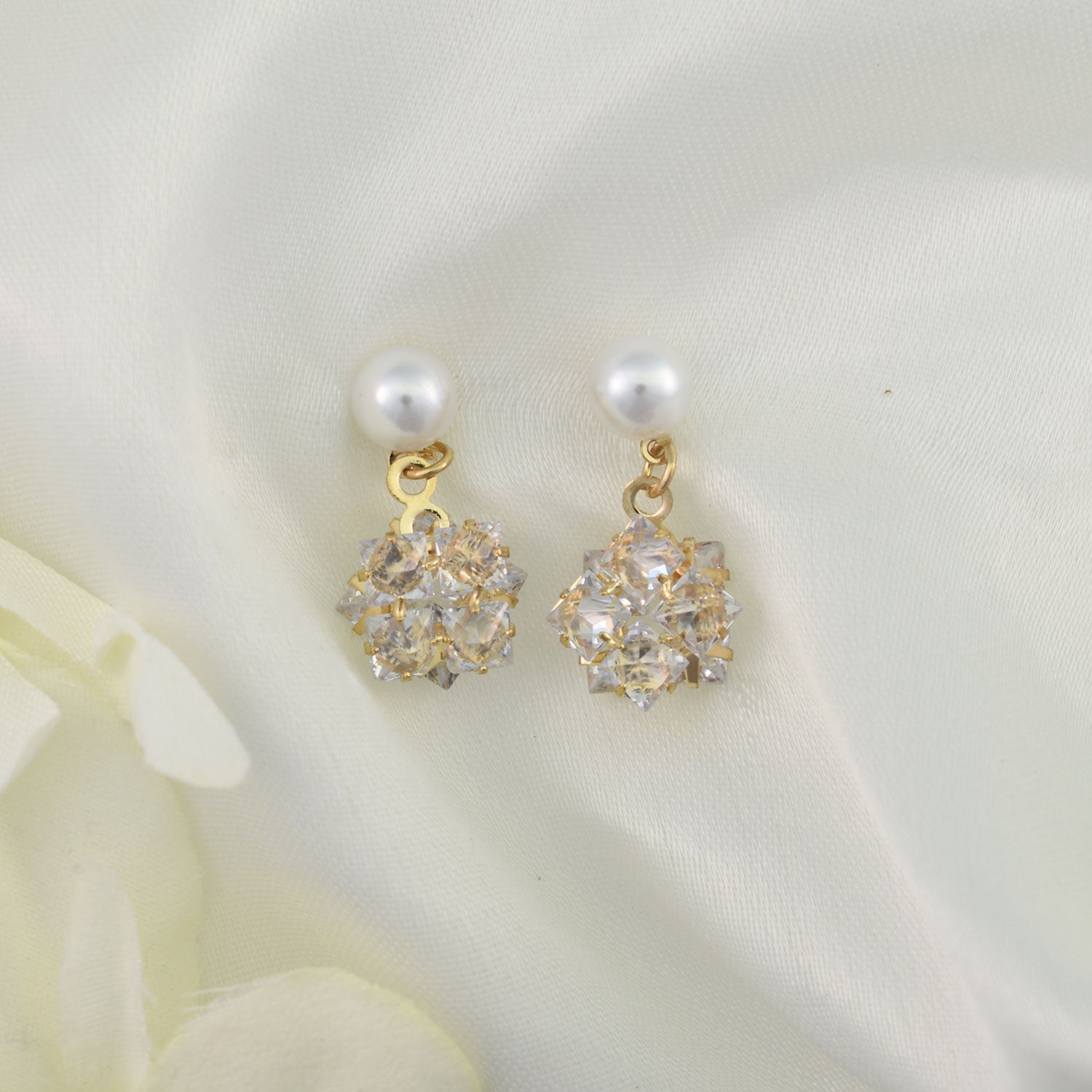 Avira Everyday Earrings