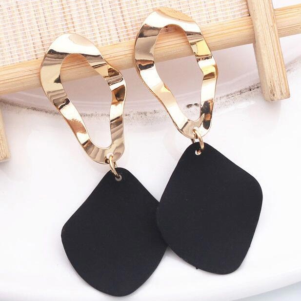 Sophie Black Drop Earrings